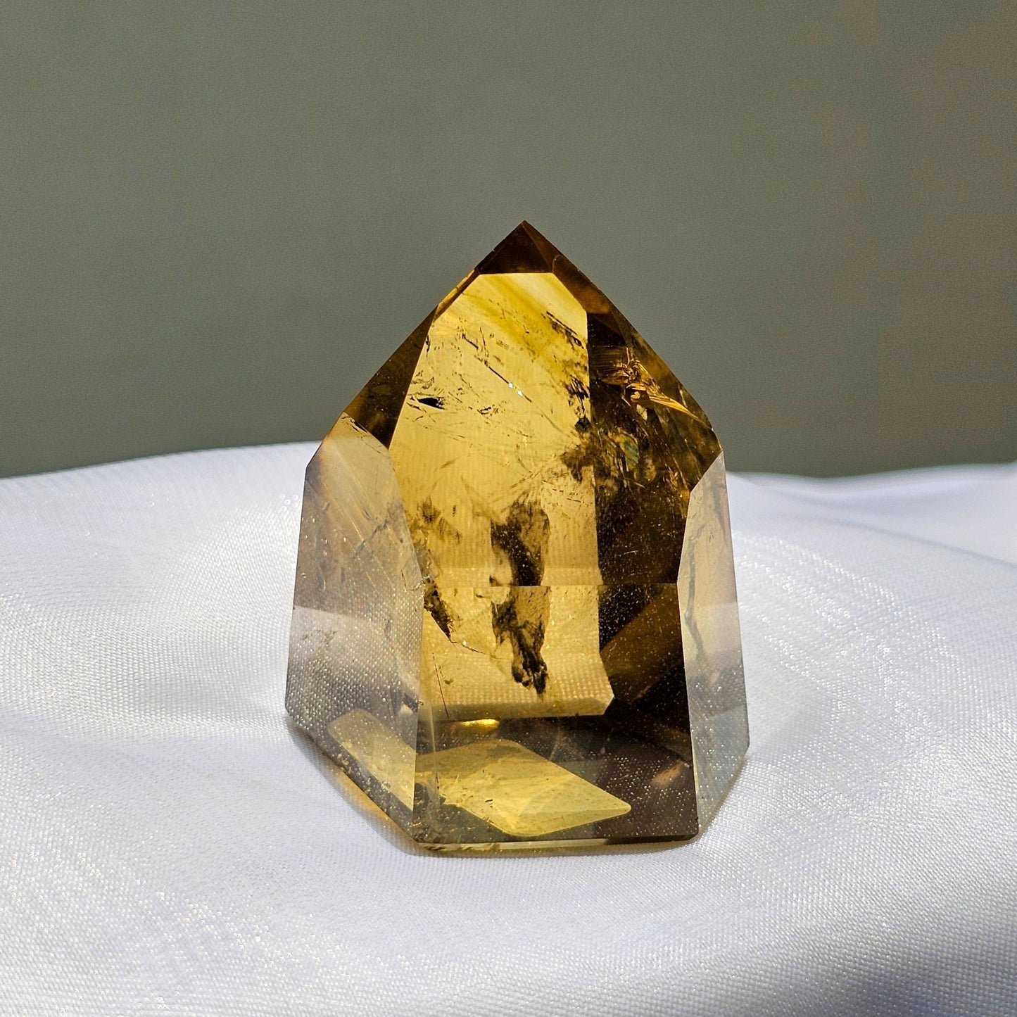 Citrine Tower with Phantom Mountain Lines